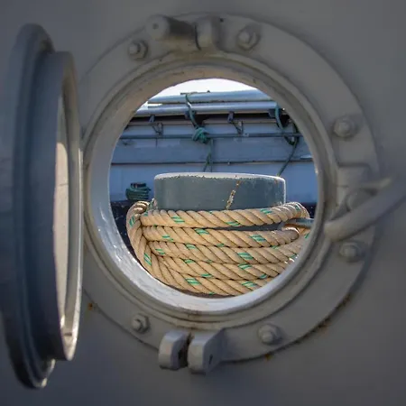 M/s Carpe-diem Cargo Hold 船上ホテル